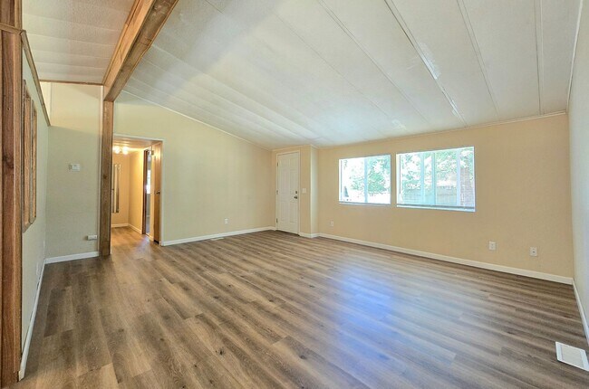 Building Photo - 3 Bedroom Home in Marysville