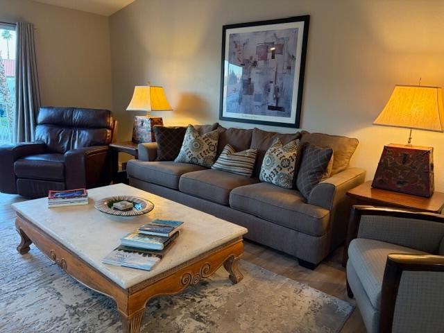 Building Photo - 726 Vista Lago Dr N