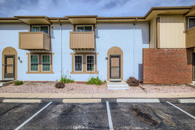 Primary Photo - 1233 Willow Bend Cir