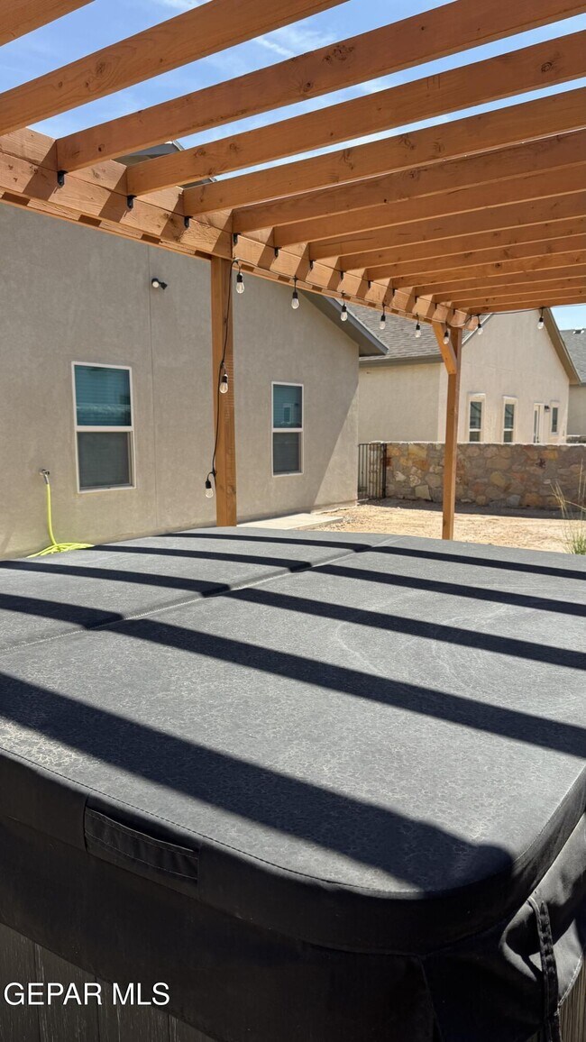 Building Photo - 13844 Vicki Brewer Ave