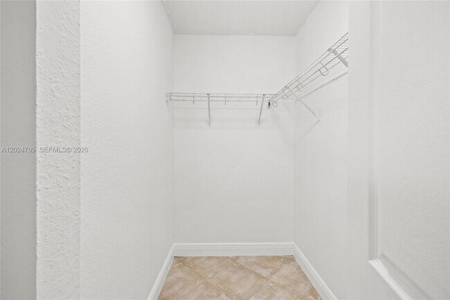 Building Photo - 1025 Coral Club Dr