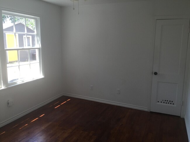 Building Photo - 2805 33rd St