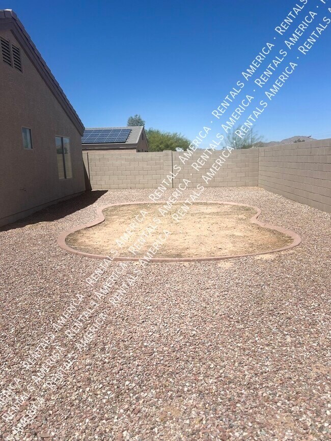 Building Photo - 3682 N French Pl