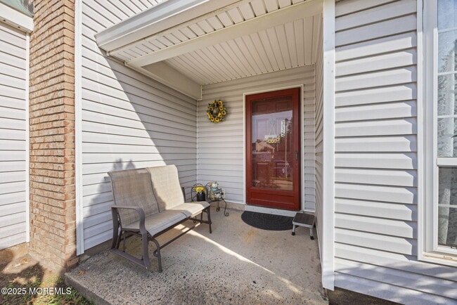 Building Photo - 335 Devon Pl