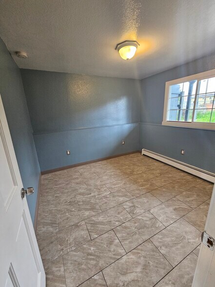 Building Photo - 4613 E 7th Ave