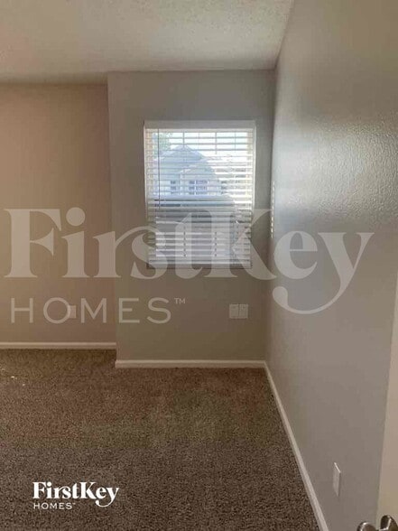 Building Photo - 235 N 22nd Pl