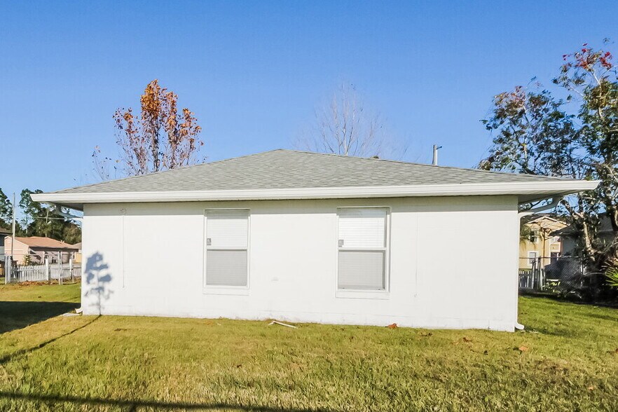 Building Photo - 1323 Dover Dr