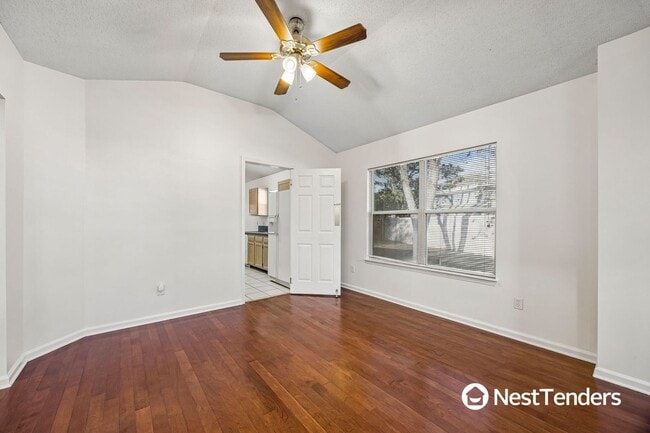 Building Photo - Great Location Near St. Johns Town Center!