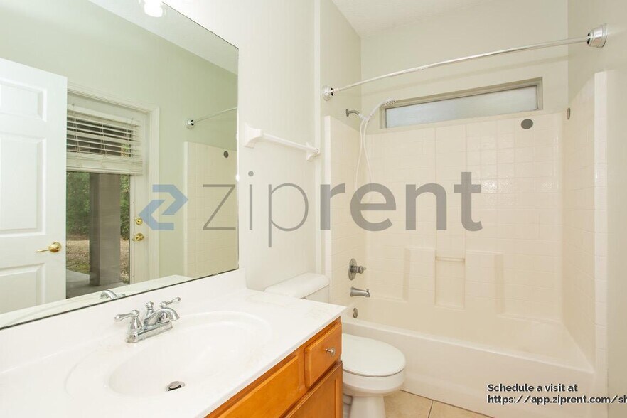 Building Photo - 909 Corsica Ln