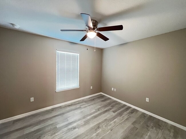 Building Photo - GORGEOUS 3BR/2BA Home with Open Floor Plan and Upgraded Features!