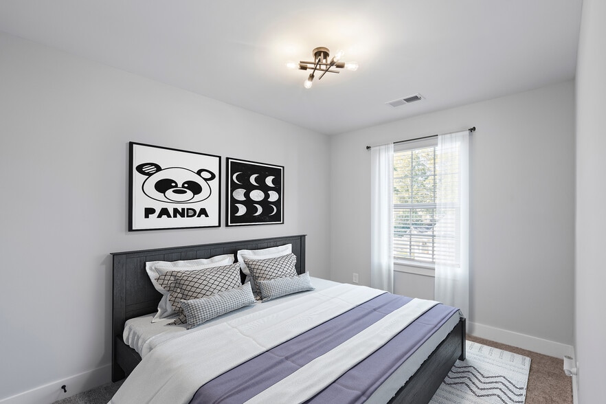 Building Photo - Room in Townhome on Freeze Ave NW