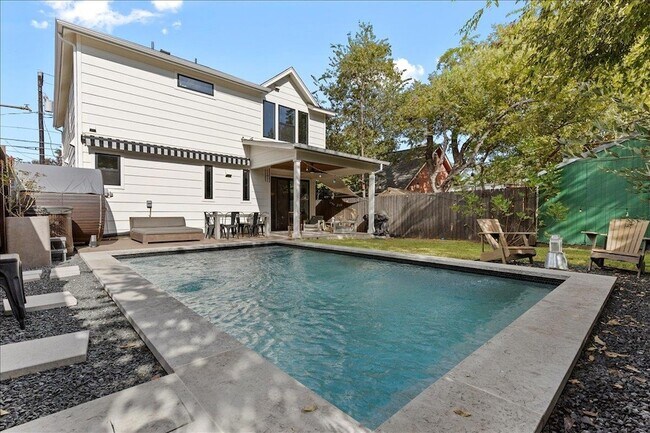 Building Photo - 4201 Clawson Rd