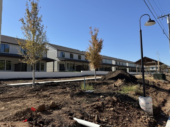 Building Photo - 1745 E Rex Rd