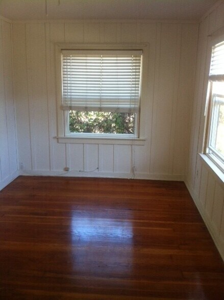 Building Photo - 5035 Mansfield