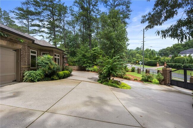 Building Photo - 1553 Little Willeo Rd