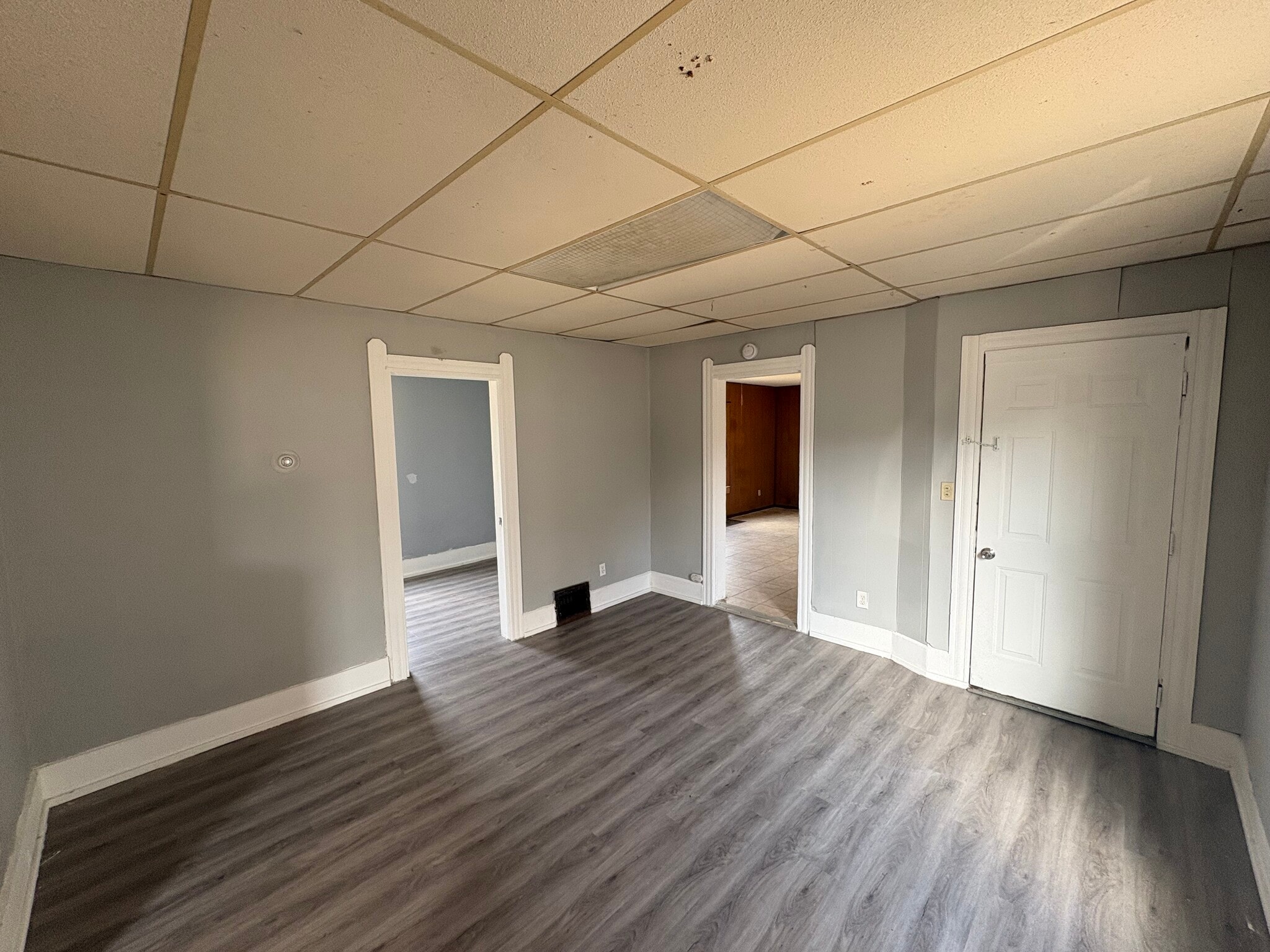 Building Photo - 1030 W 17th St