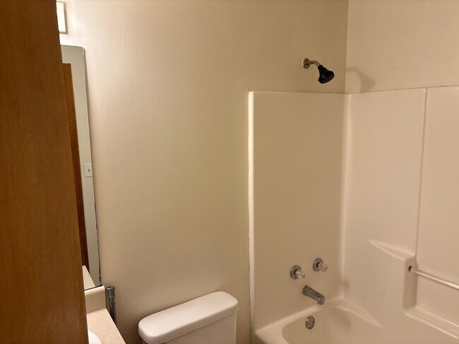 Building Photo - 3/2 Unit