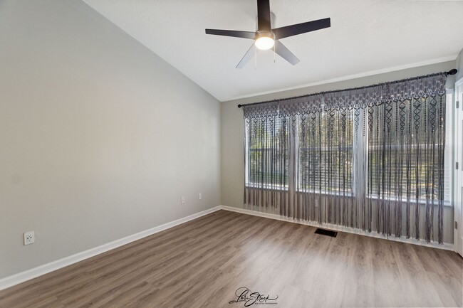 Building Photo - For rent Lake Mary townhouse 2Beth 2.5 bath