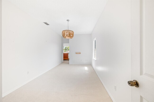 Building Photo - 5435 5th St