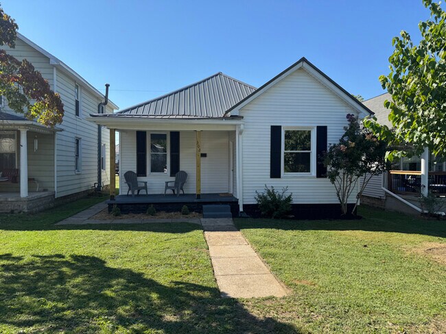 Building Photo - 302 McCoy St