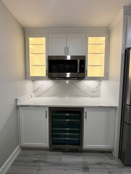 Building Photo - 480 Sail Ln