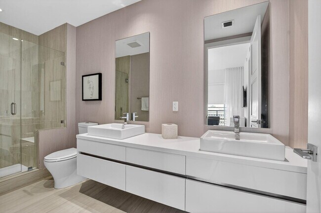 Building Photo - 155 E Boca Raton Rd