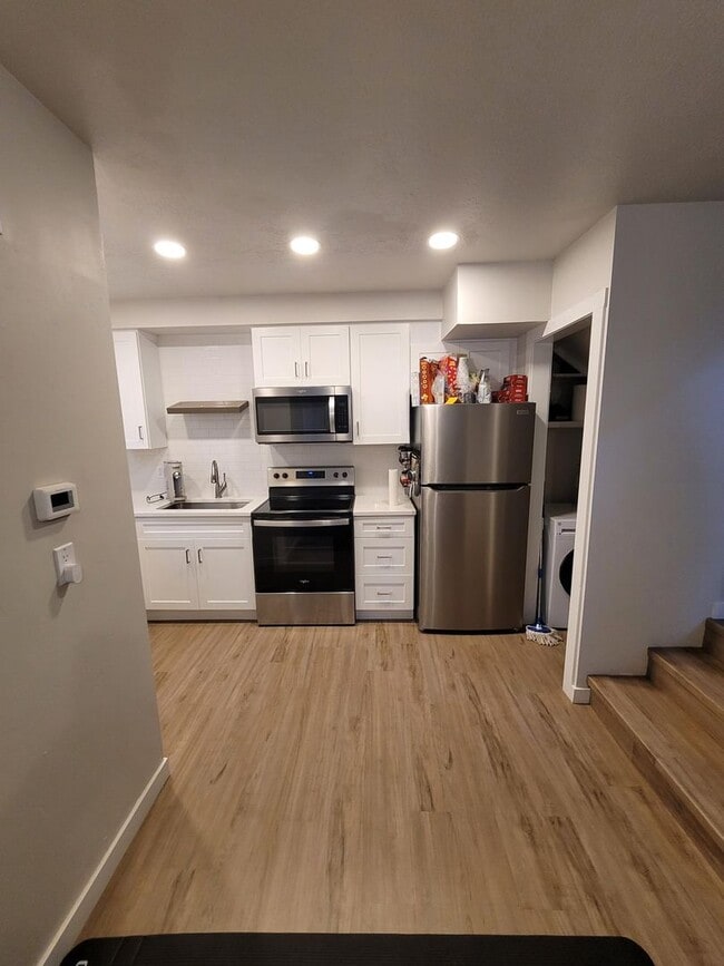 Building Photo - Cherry Lane Commons