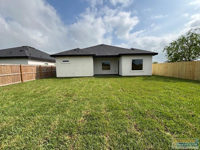 Building Photo - 3002 Eliseo Villarreal Ave