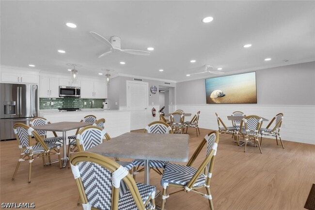 Building Photo - 3200 Gulf Shore Blvd N