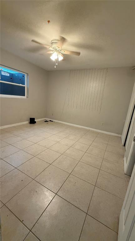 Building Photo - 1148 W Lakeview Cir