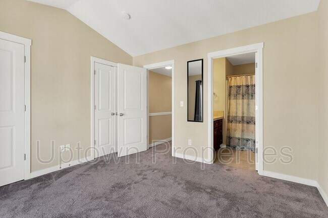 Building Photo - 8900 SW Elena Ln