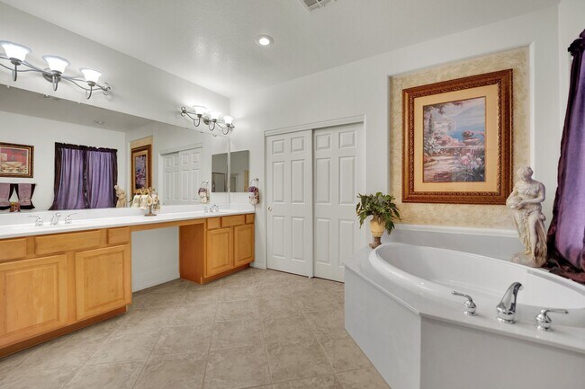 Building Photo - 875 Chaste Ct