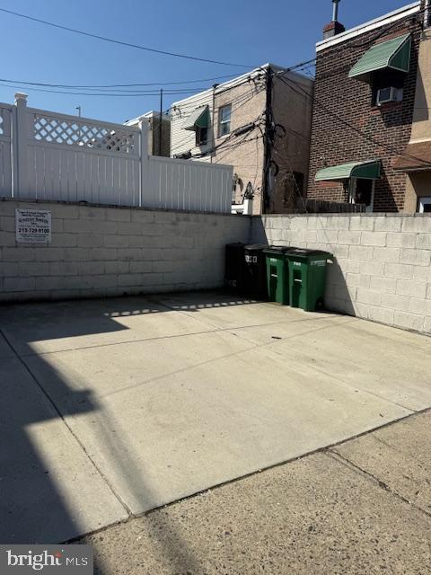 Building Photo - 3000 S 15th St