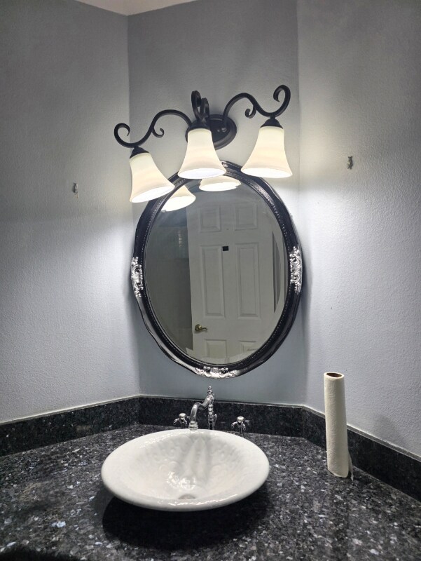 Building Photo - 3154 Luxurious Highland Home