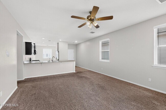 Building Photo - 12621 Cono Norte Dr