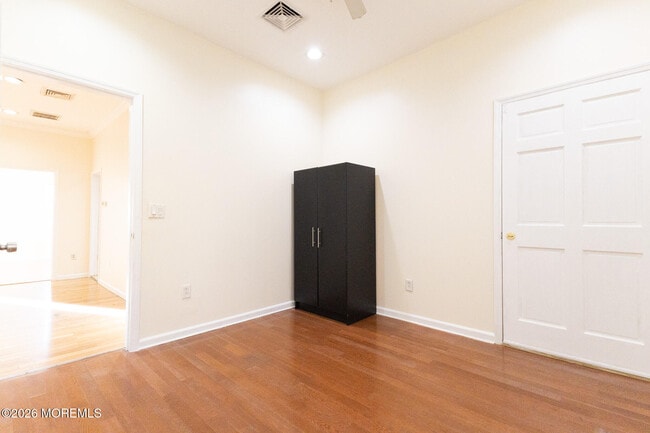 Building Photo - 158 Terrace Ave