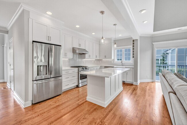 Building Photo - 70 Maple Oak Dr