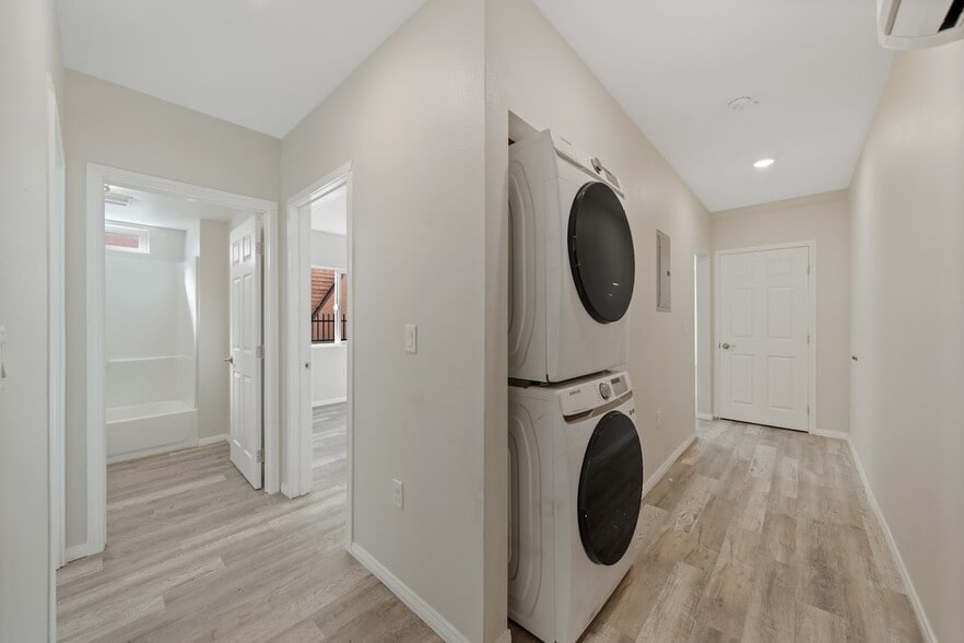 Building Photo - 328 W 51st St