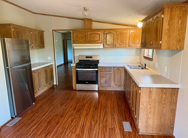 Building Photo - 3406 OH-83