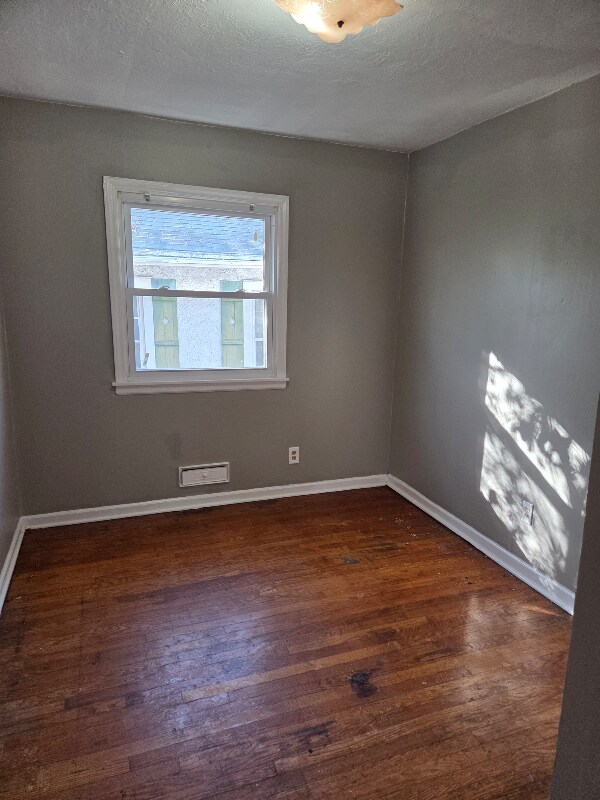 Building Photo - 5907 Jackson Ave