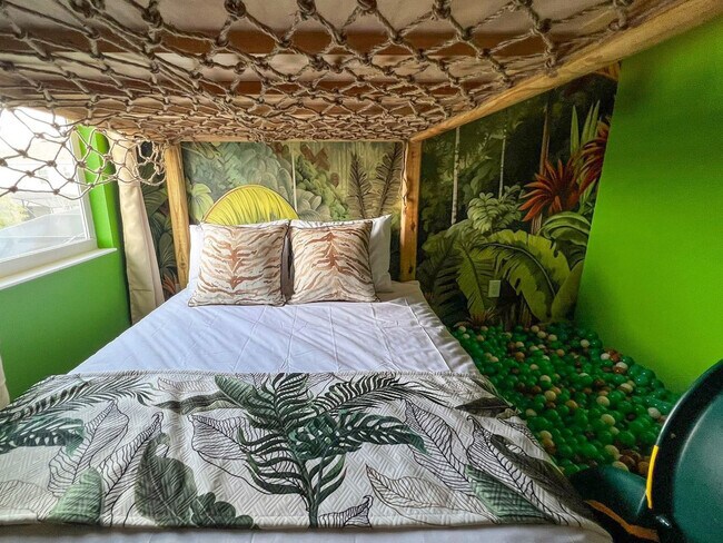 Building Photo - 221 Ballo Dr