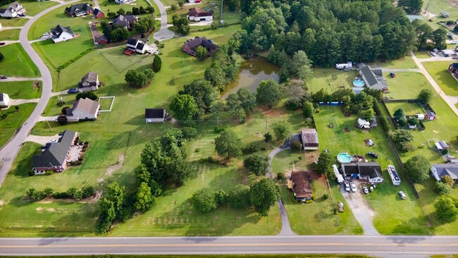 Building Photo - *FOR RENT* Beautifully Updated Home in Pri...