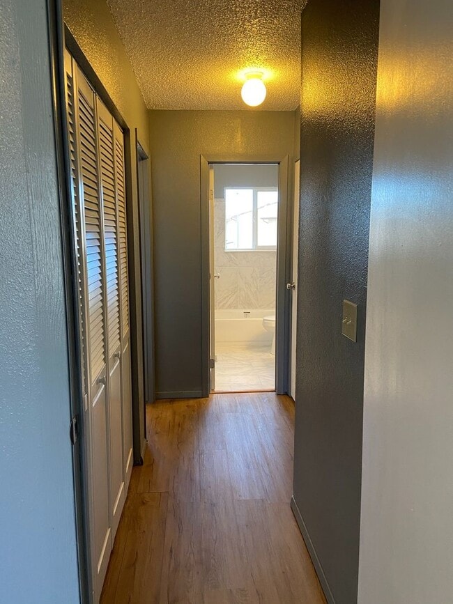 Building Photo - Stunning 2 Bed/2 Bath Townhome near Ft Carson!