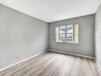 Building Photo - 200 S Birch Rd