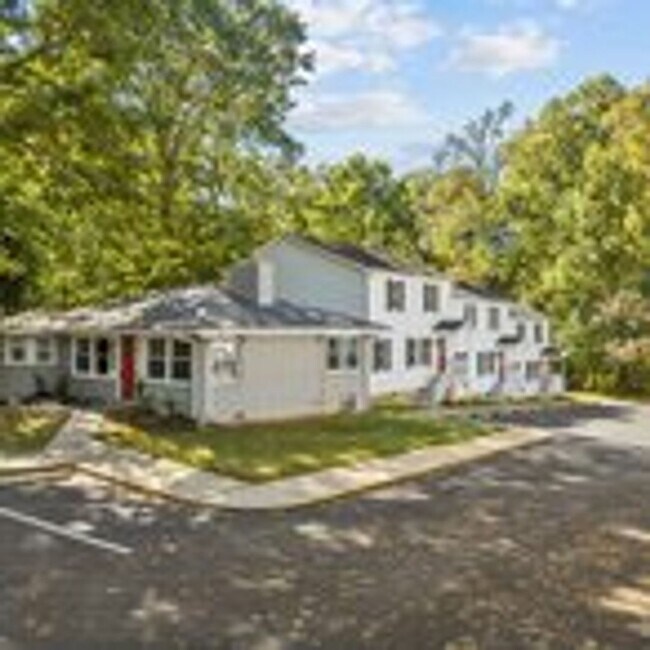 Building Photo - 428 Bashford Rd