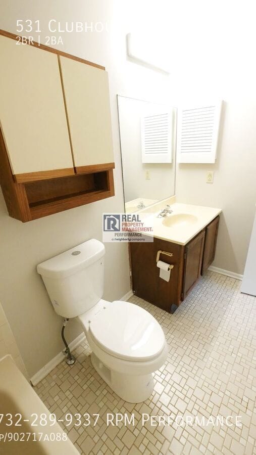 Building Photo - 531 Clubhouse Ct