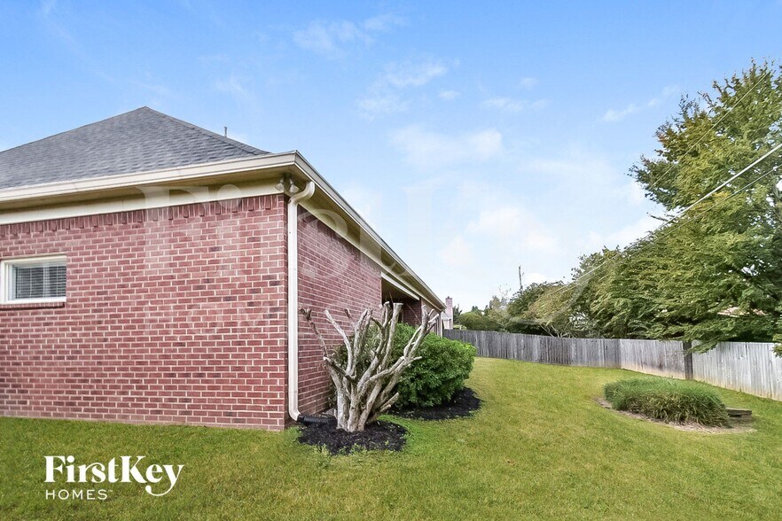 Building Photo - 1713 Belledeer Dr W