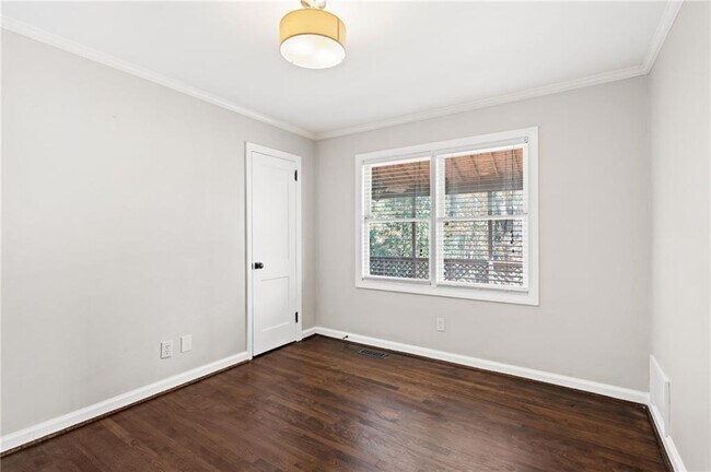 Building Photo - 1135 Vista Trail NE