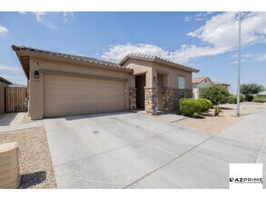 Building Photo - Beautiful 3/2 Phoenix House!