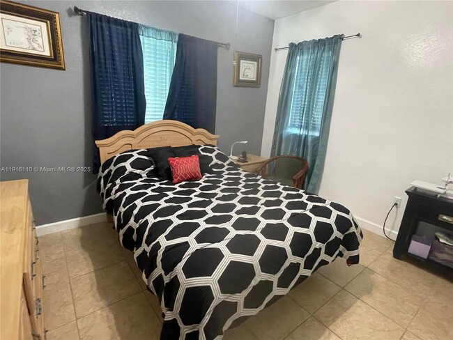 Building Photo - 3102 NE 3rd Dr